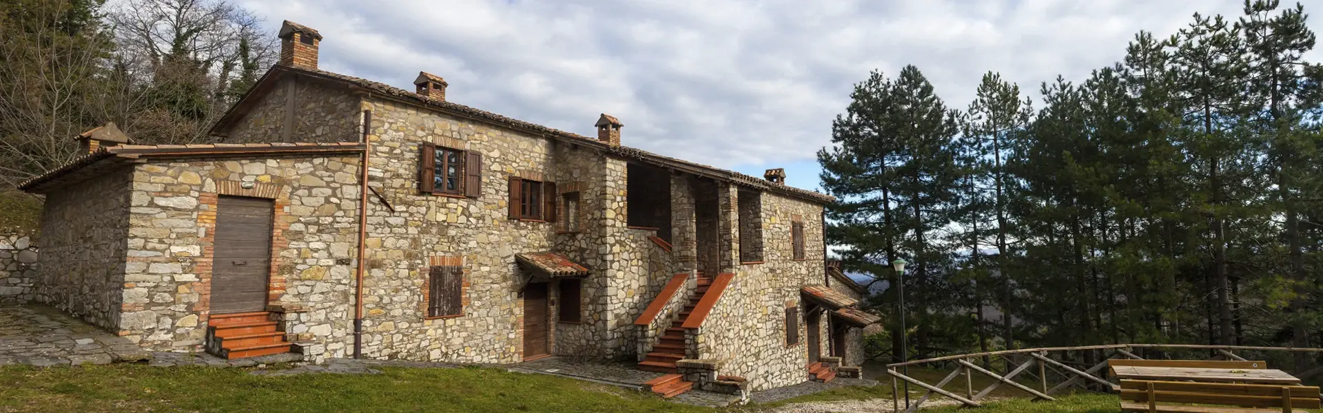 finca rústica de piedra con terreno